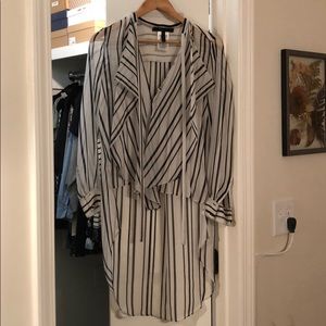 BCBG sheet button down blouse